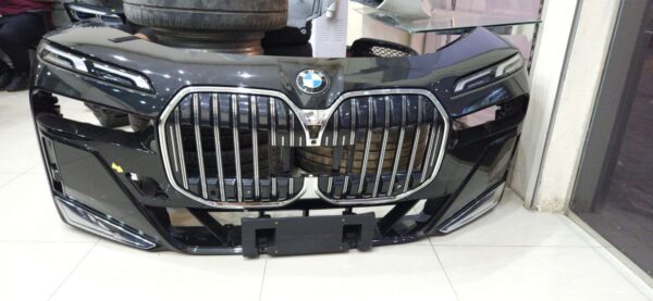 Передний бампер на BMW X7